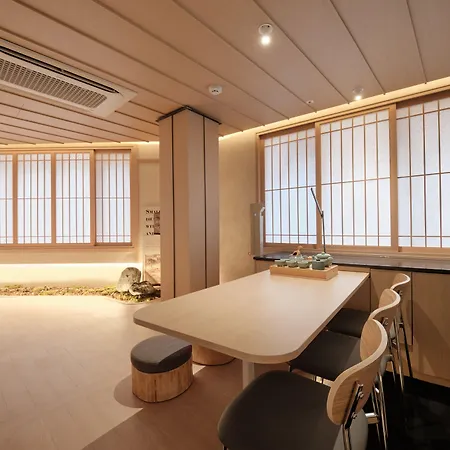 Uh Suite Central Seoul