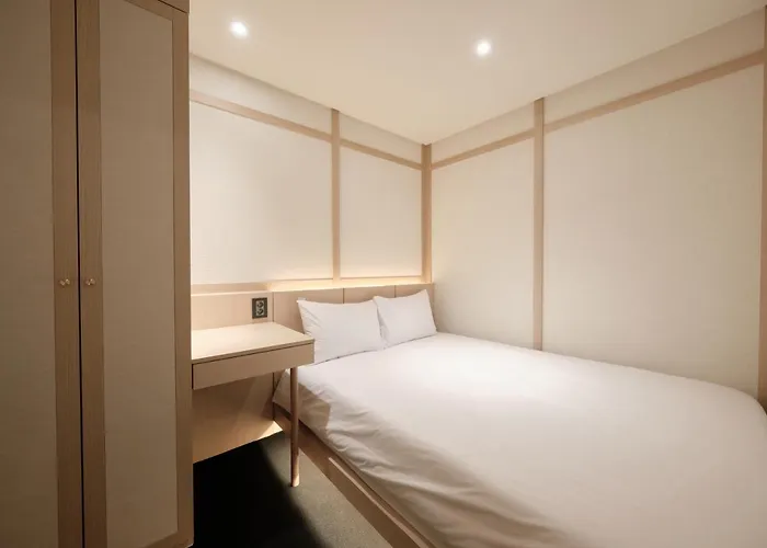 Hotel Uh *